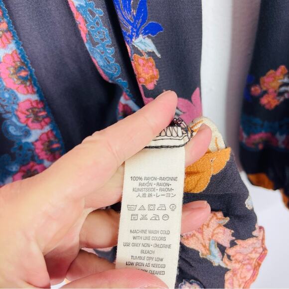 Free People violet hill grey pink floral boho tie ruffle tunic top 6 - Picture 6 of 8